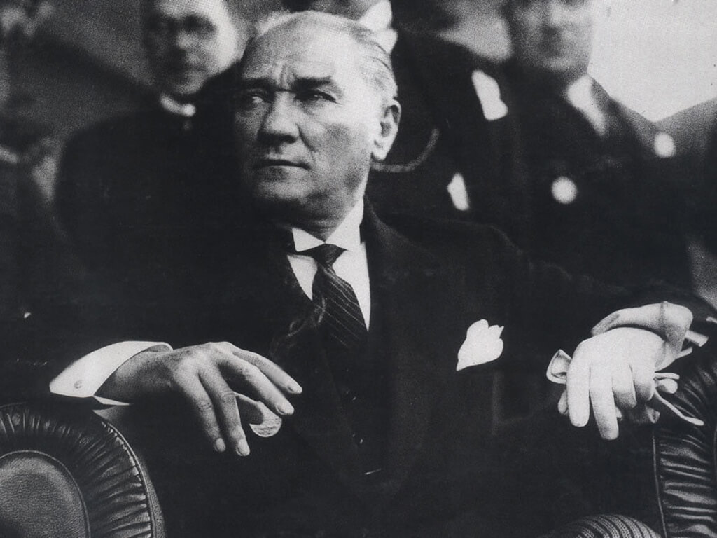 Ulu Önder Gazi Mustafa Kemal Atatürk